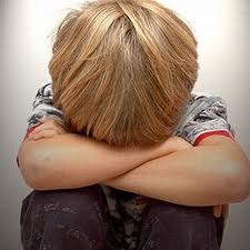 bambino autistico picchiato insegnante