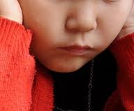 autismo tappare orecchie